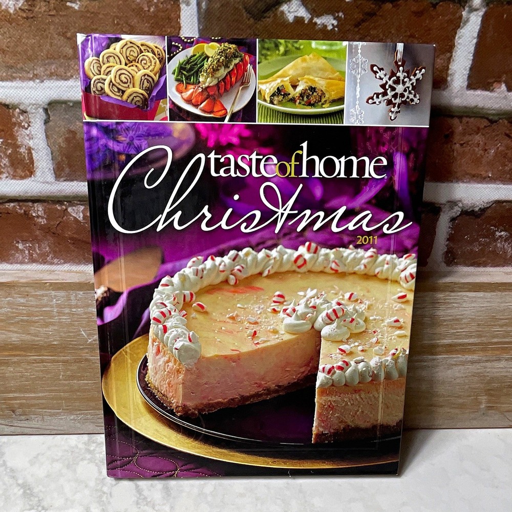 Taste of Home Christmas 2011 Illustrated Cookbook Hardcover Cassidy Briggs 2011